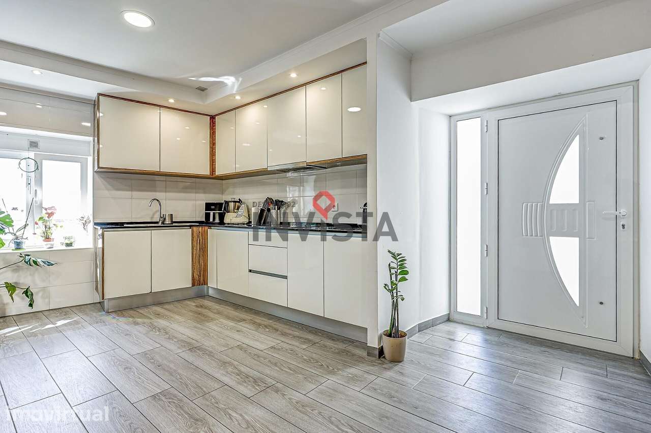 Moradia T3 Térrea com 2 Suites | Centro de Alverca - Grande imagem: 2/32