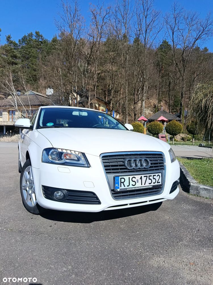 Audi A3 Sportback - 1