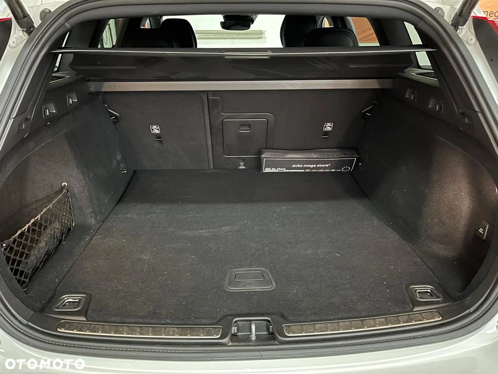 Volvo V60 T6 AWD Recharge Geartronic RDesign - 15