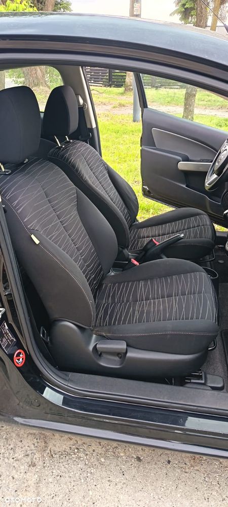 Mazda 2 - 8