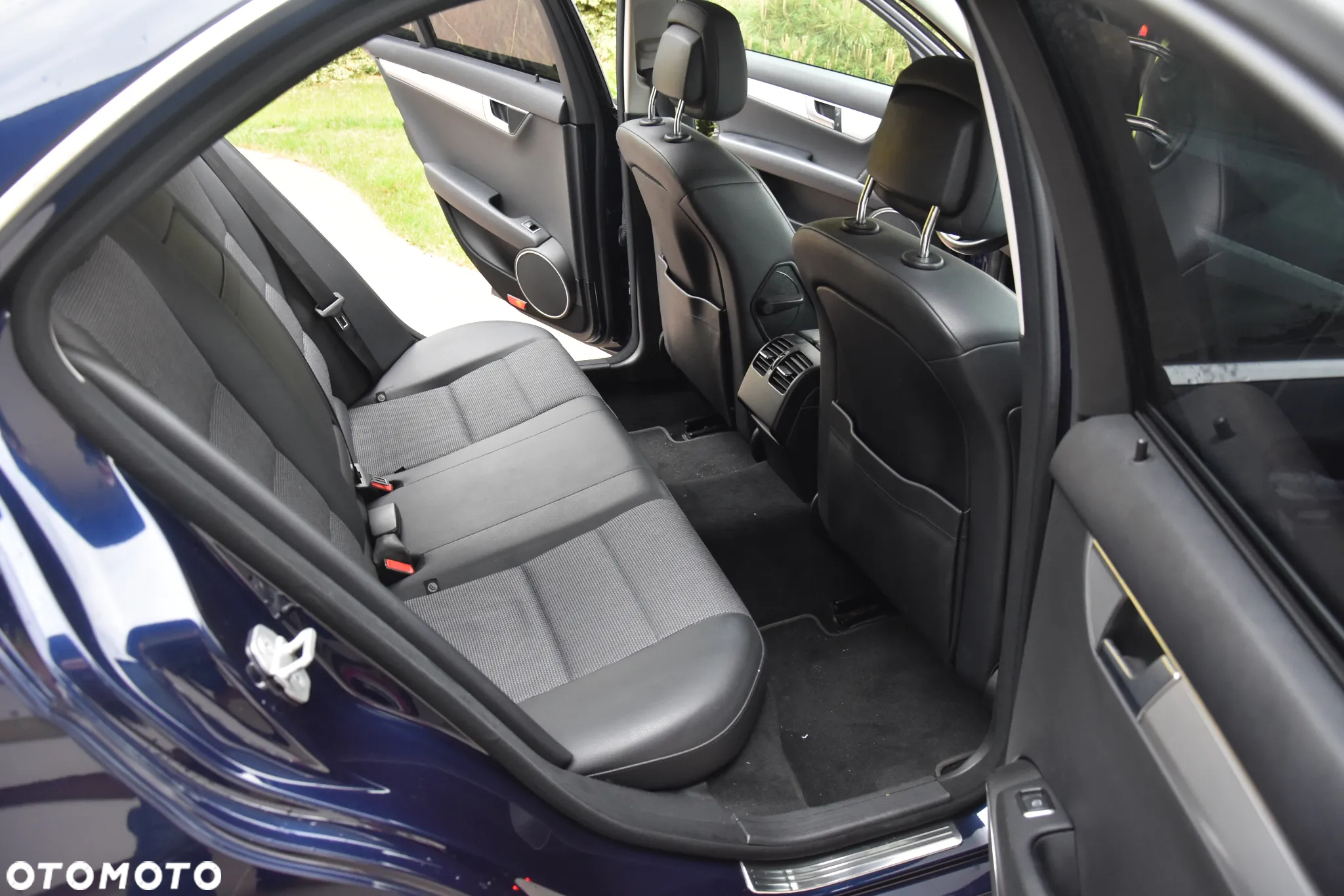 Mercedes-Benz Klasa C 200 CGI BlueEff Avantgarde - 20