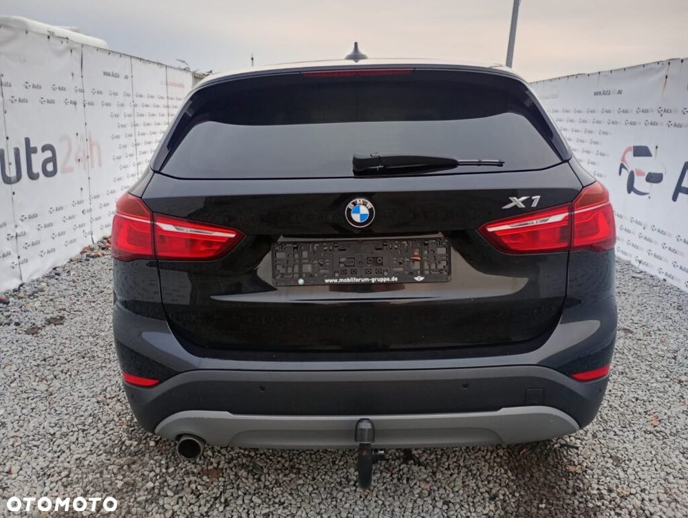 BMW X1 xDrive18d - 12