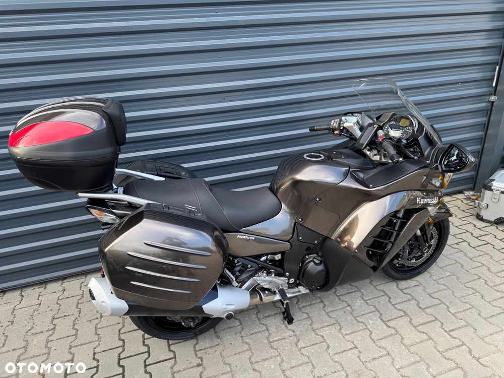 Kawasaki GTR - 5