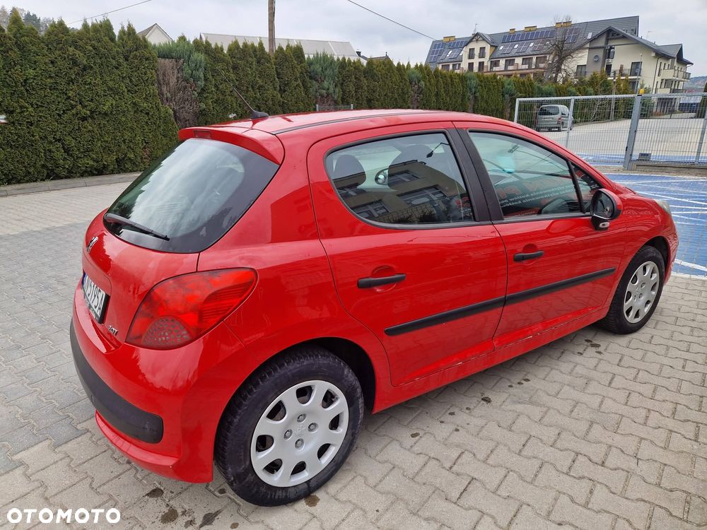 Peugeot 207 - 1