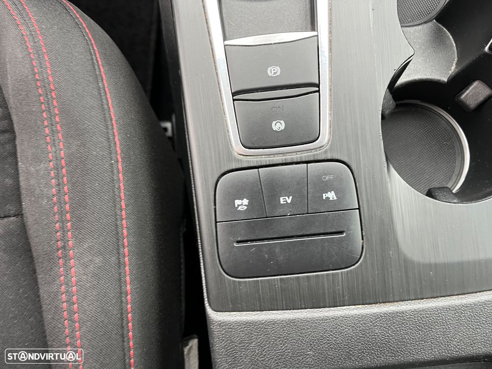 Ford Kuga 2.5 FHEV ST-Line - 39