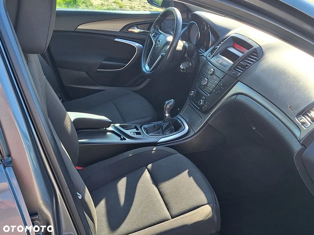 Opel Insignia - 10