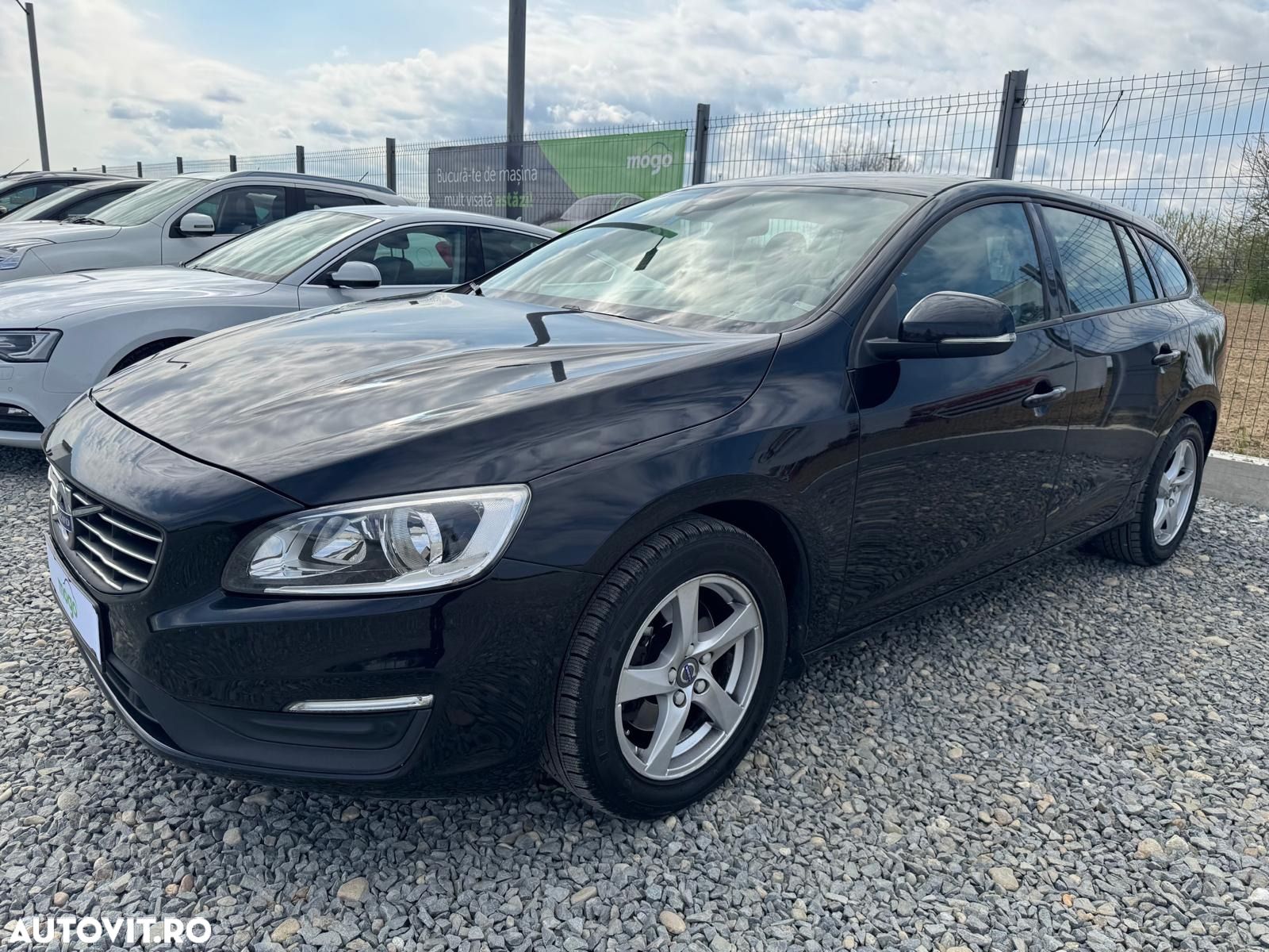 Volvo V60 D4 Geartronic Kinetic - 1