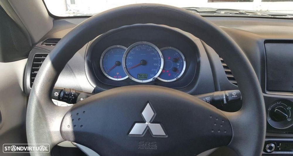 Mitsubishi L200 2.5 DI-D CD Invite AC - 4