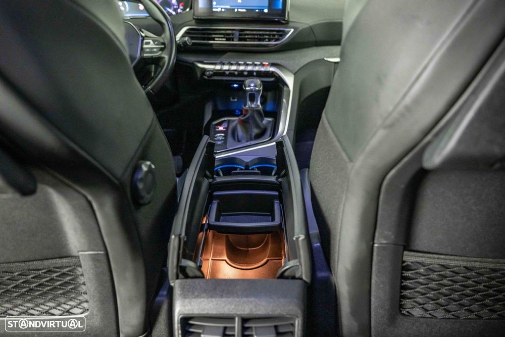 Peugeot 5008 1.2 PureTech Allure Pack - 31
