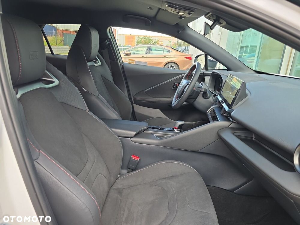 Toyota C-HR 2.0 PHEV Dynamic Force GR Sport - 17