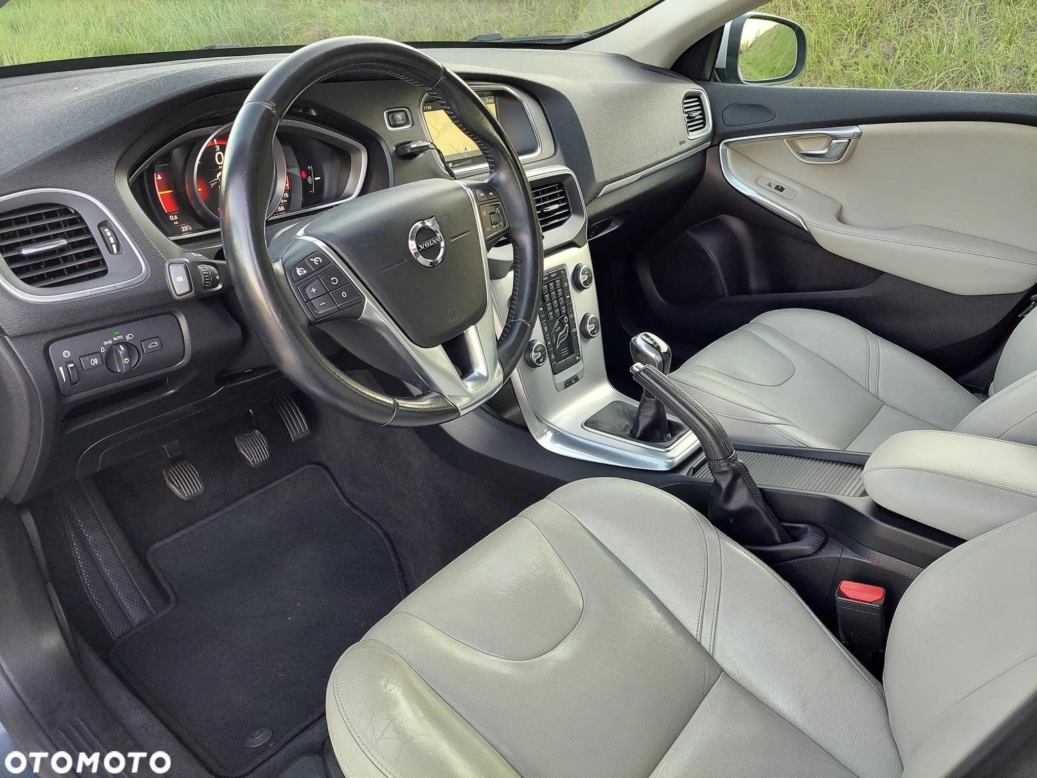 Volvo V40 D3 Drive-E Inscription - 29