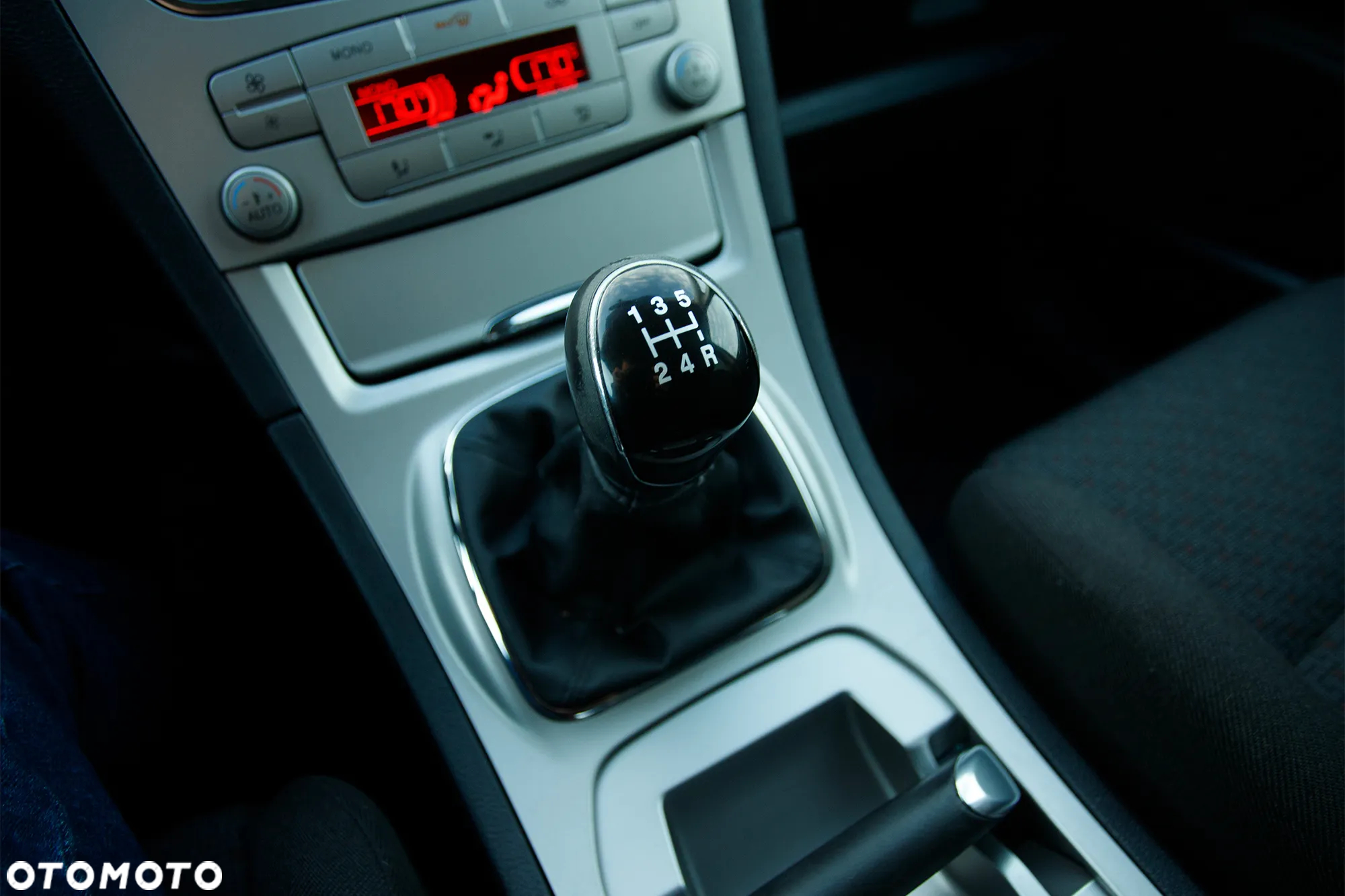 Ford S-Max 2.0 FF Titanium - 33