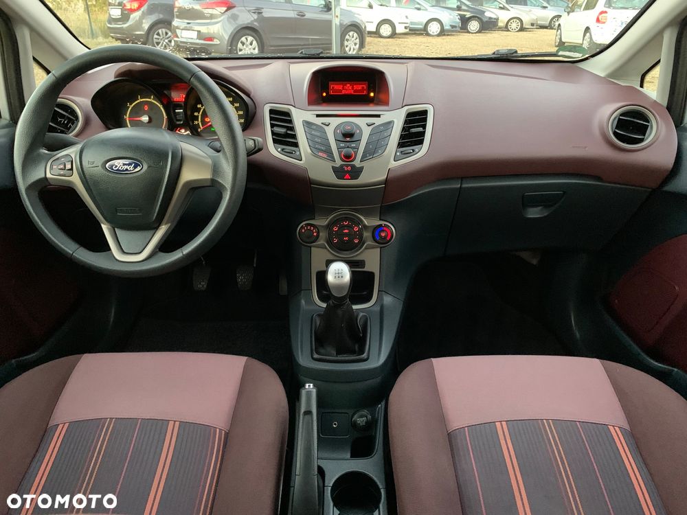 Ford Fiesta 1.4 Trend - 29