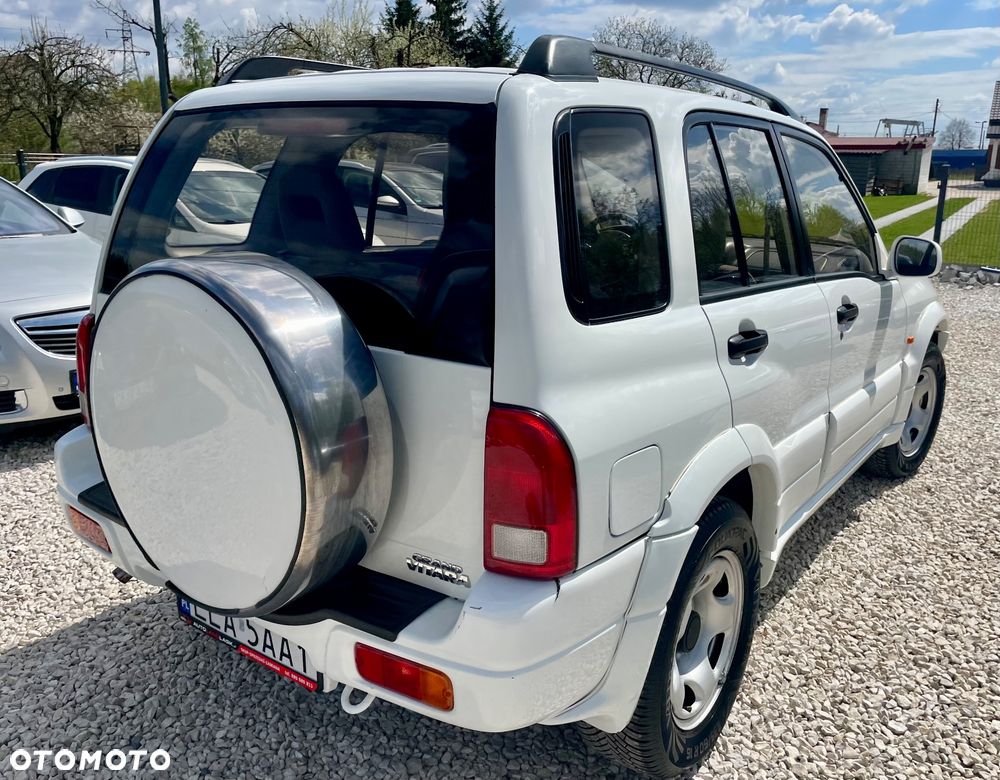 Suzuki Grand Vitara 2.0 Club - 18