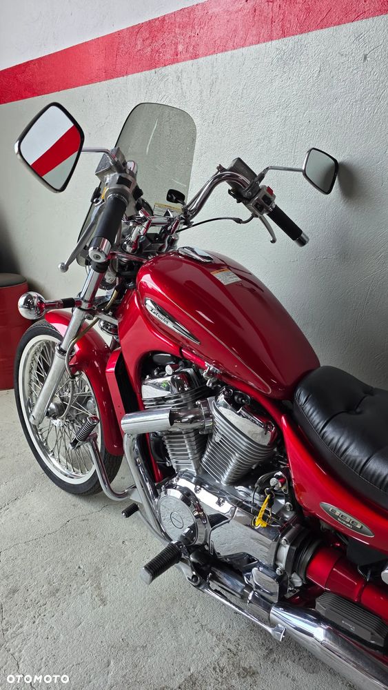 Suzuki Intruder - 3