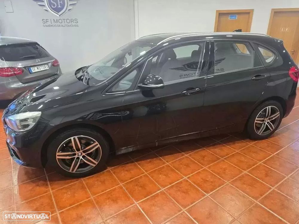 BMW 218 Active Tourer d Aut. Sport Line - 4
