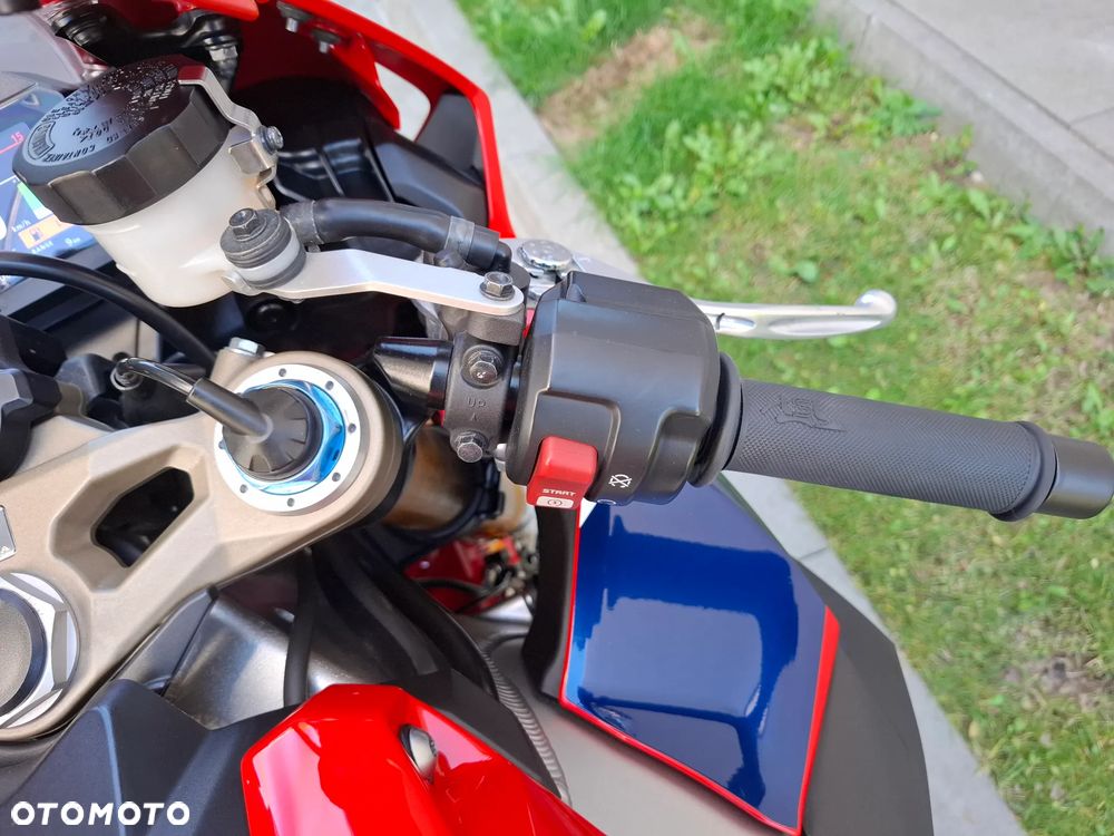 Honda CBR - 19