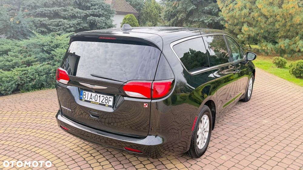 Chrysler Pacifica - 15