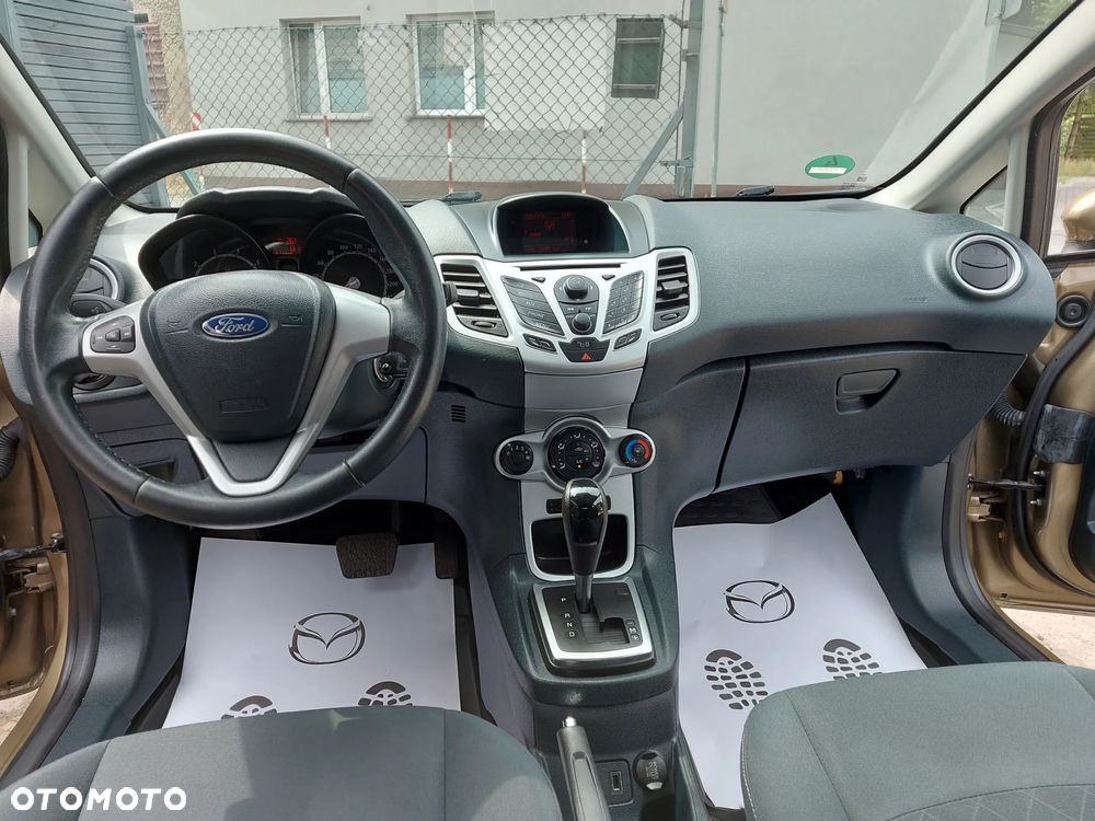 Ford Fiesta 1.4 Autom Champions Edition - 5