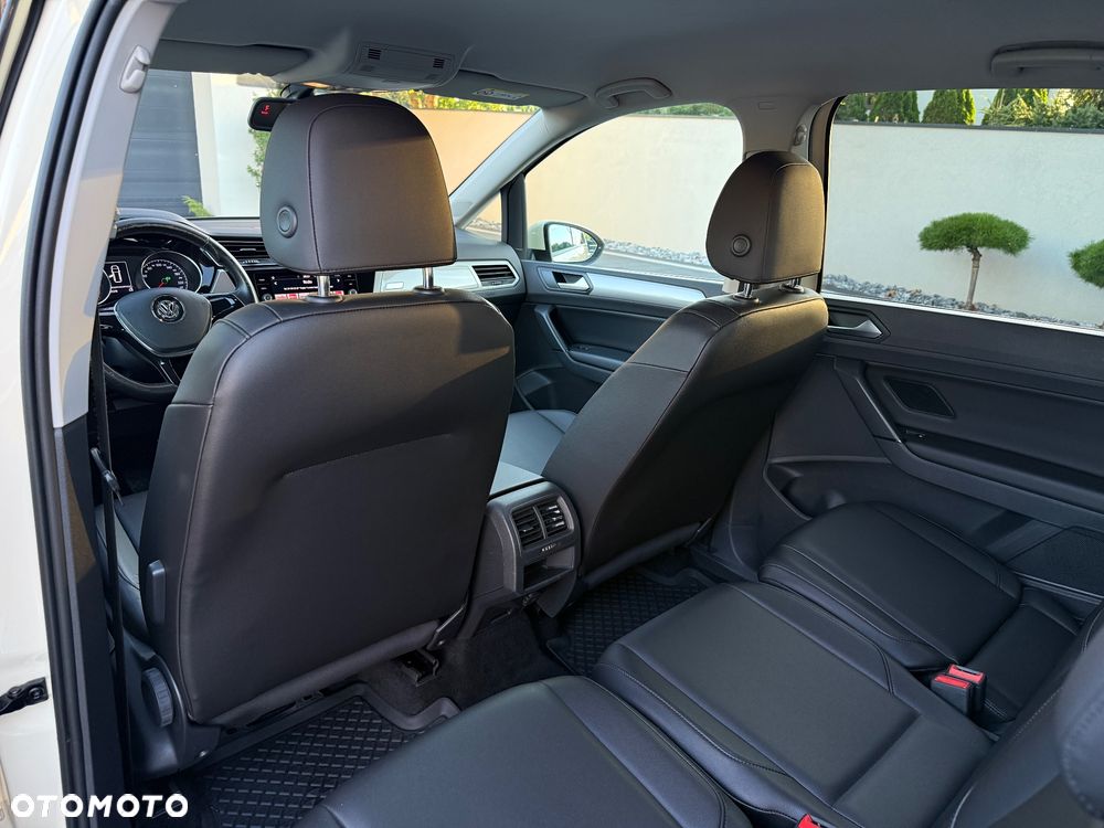 Volkswagen Touran 2.0 TDI SCR DSG Trendline - 23