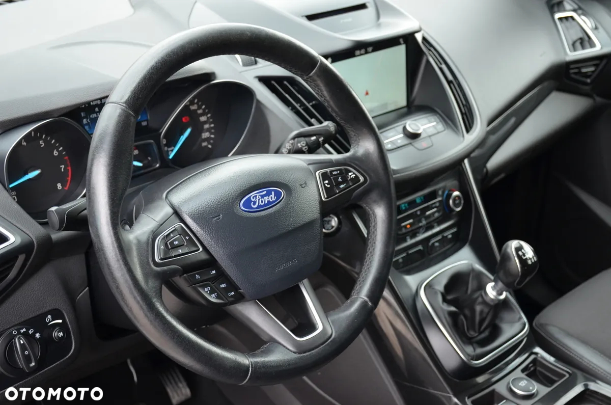 Ford Kuga 1.5 EcoBoost 2x4 Business Edition - 25