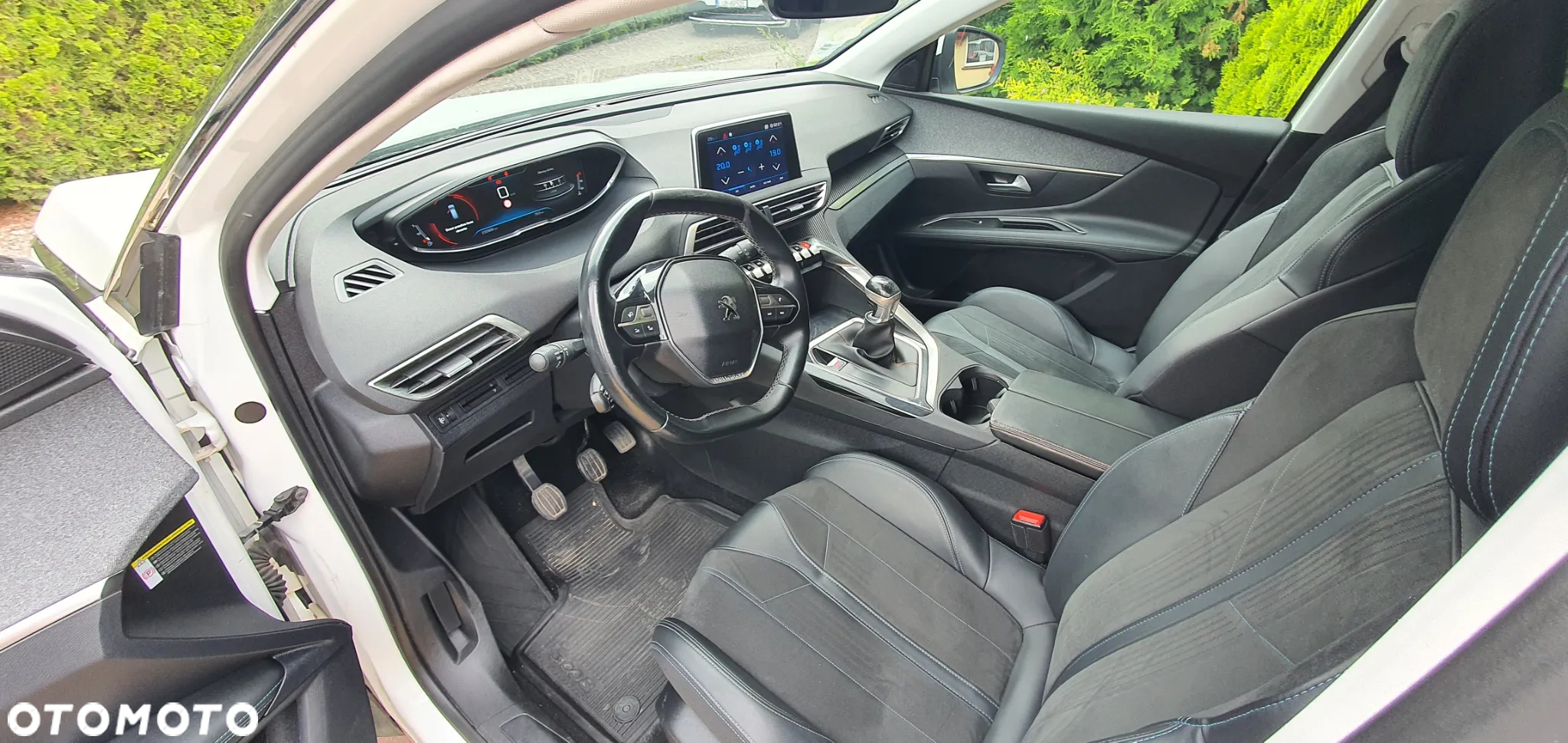 Peugeot 3008 1.5 BlueHDi Allure S&S - 12