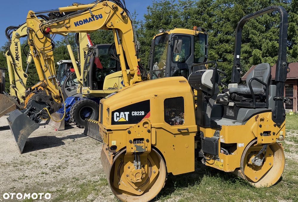Caterpillar Walec drogowy CAT 100cm CB22B 2017r  zagęszczarka Catepillar CB 22 B Szer 100 cm Wibracja na oba bębny Zbiorniki na wodę Bomag  2,5 tony 24KW - 17
