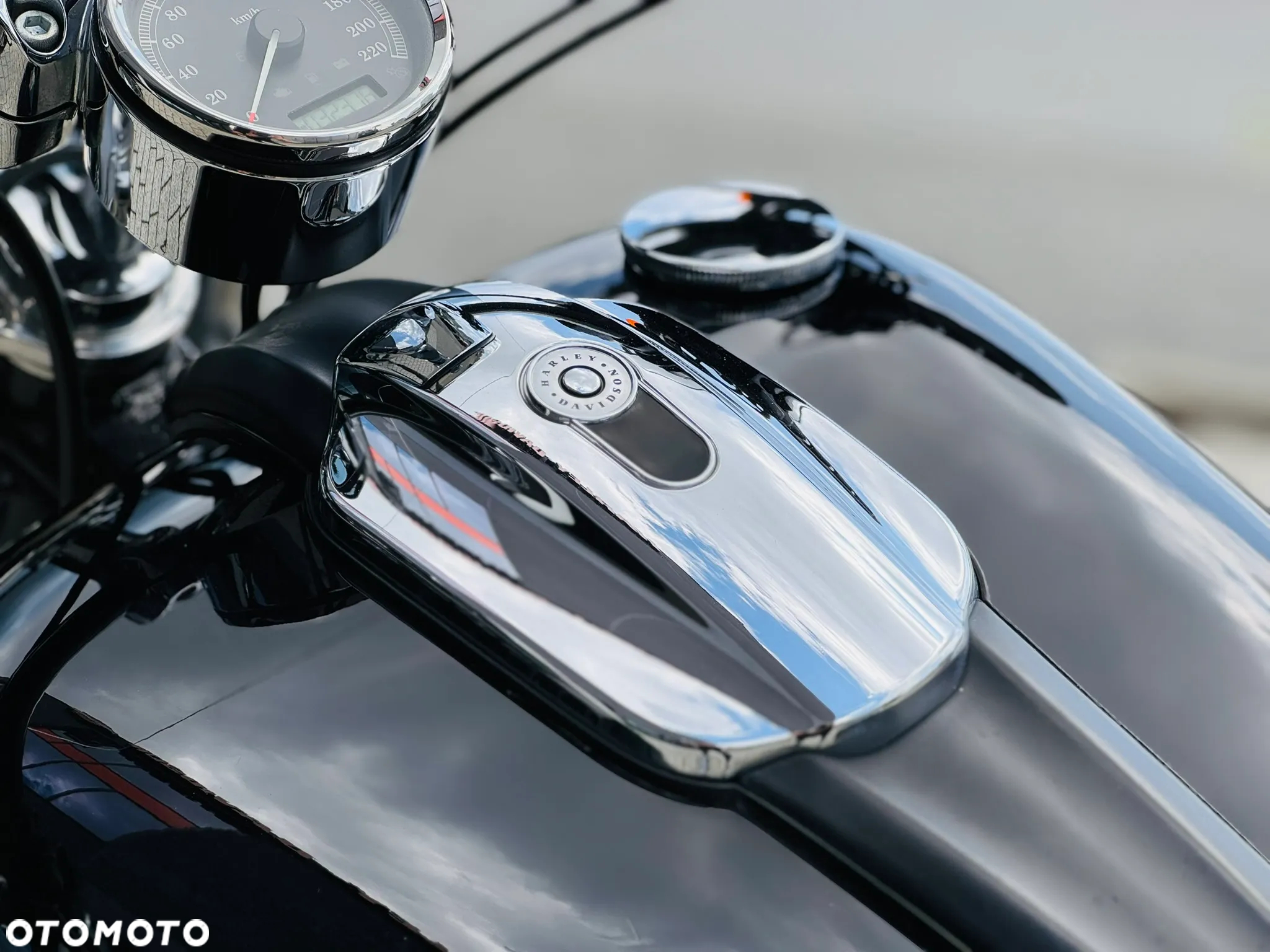 Harley-Davidson FXSB Breakout - 14