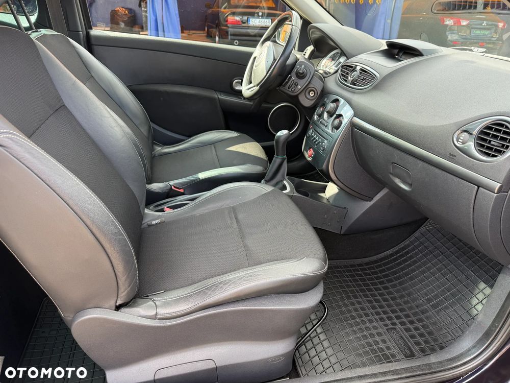 Renault Clio - 18