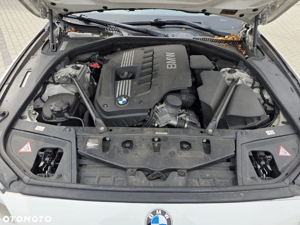 BMW Seria 5 528i Sport-Aut - 6