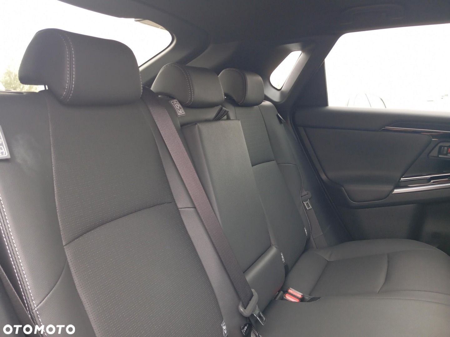 Toyota bZ4X 71.4kWh 4x4 Executive - 13