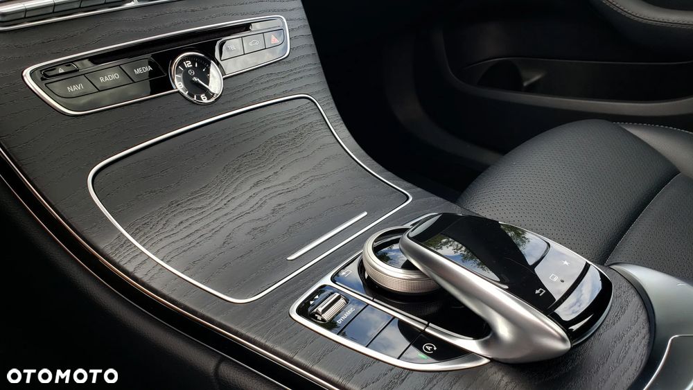Mercedes-Benz Klasa C 300 7G-TRONIC AMG Line - 16