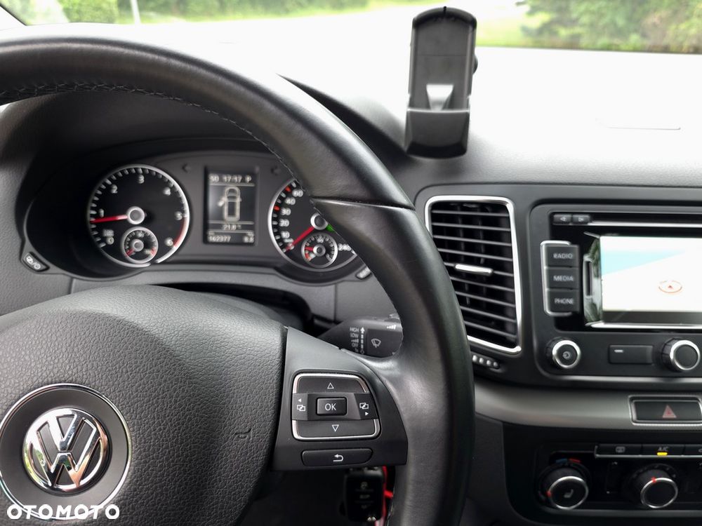 Volkswagen Sharan 2.0 TDI Comfortline DSG - 24