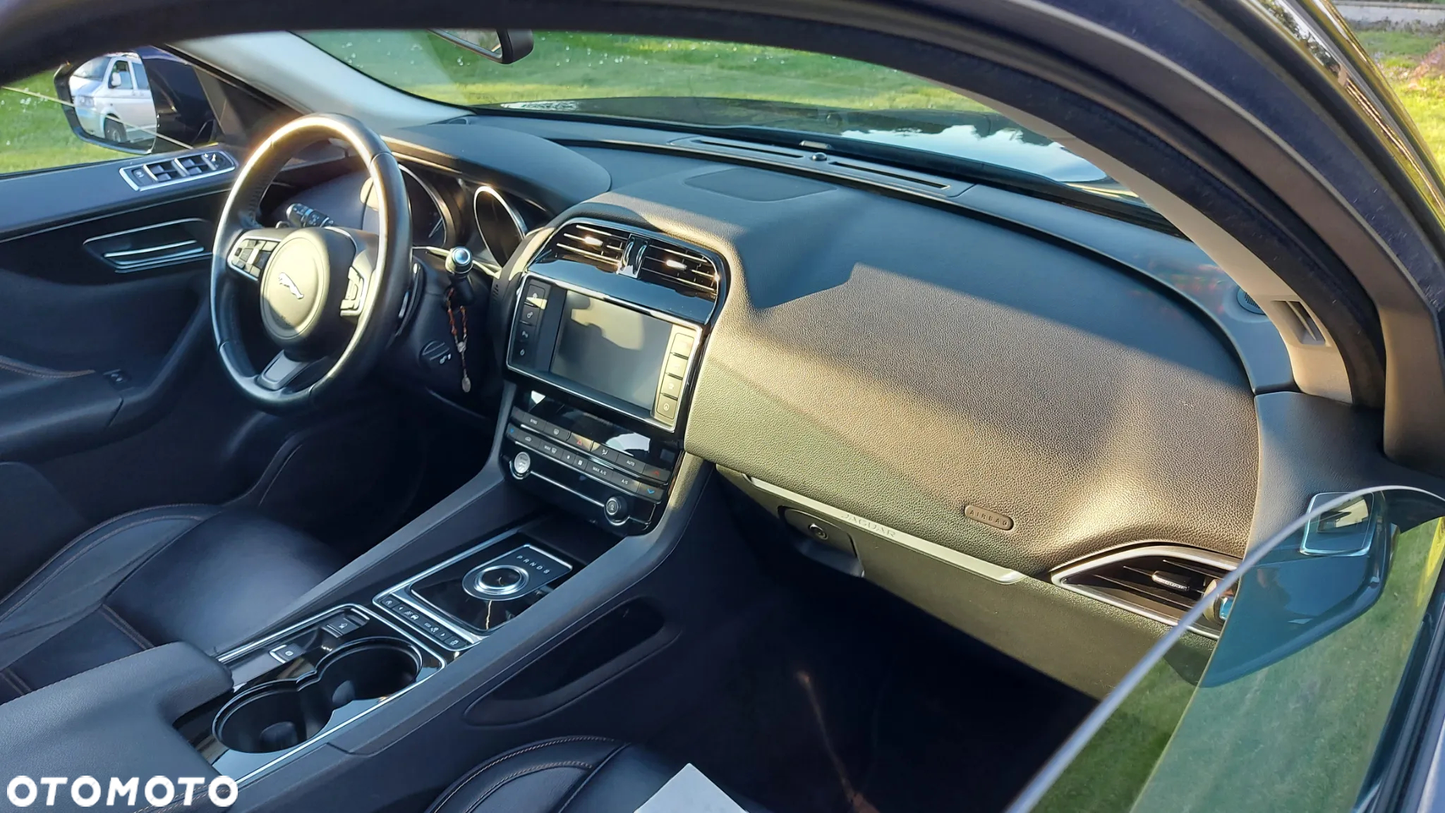 Jaguar F-Pace - 4