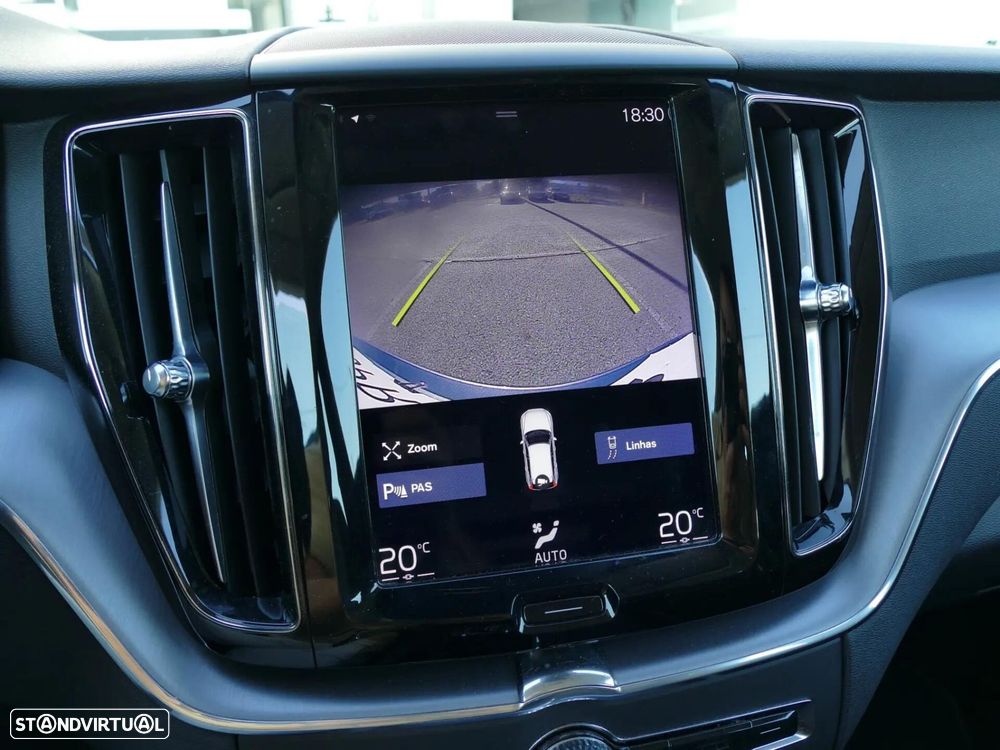Volvo XC 60 2.0 D4 Momentum Geartronic - 22
