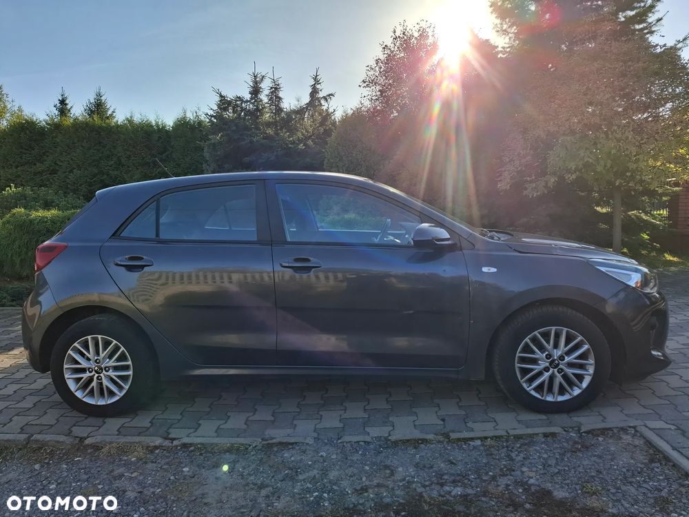 Kia Rio - 8