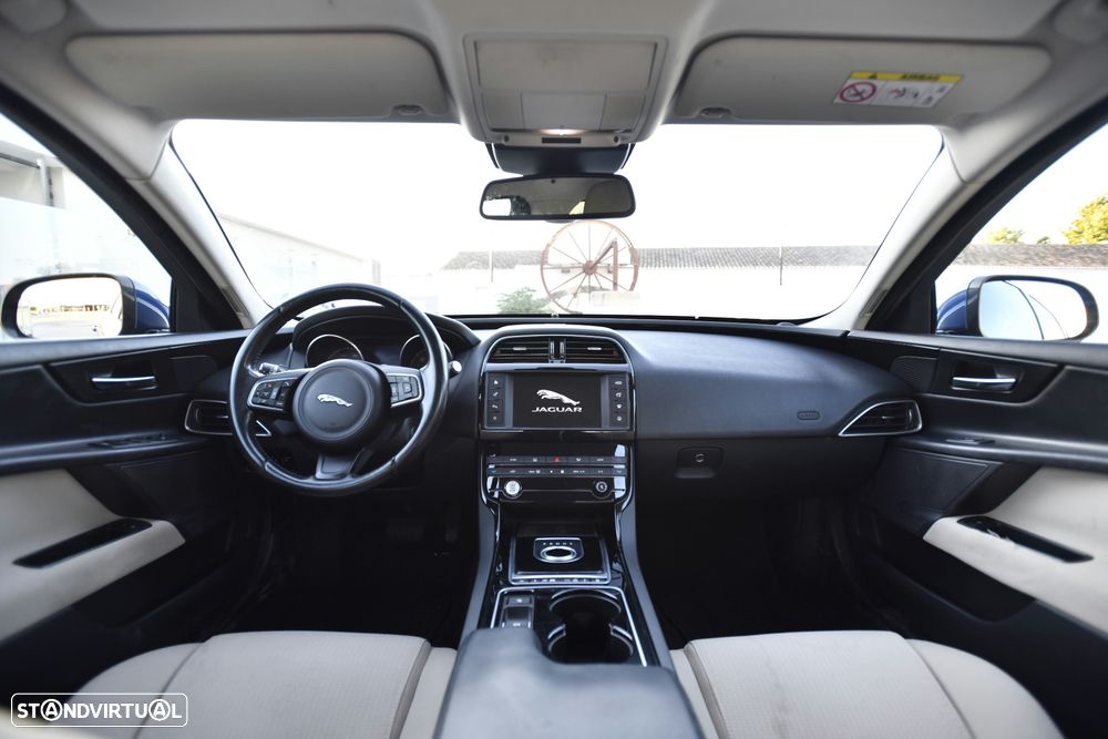 Jaguar XE 20d Aut. Portfolio - 4