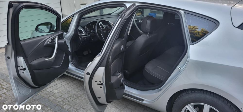 Opel Astra 1.6 Cosmo EasyTronic - 5