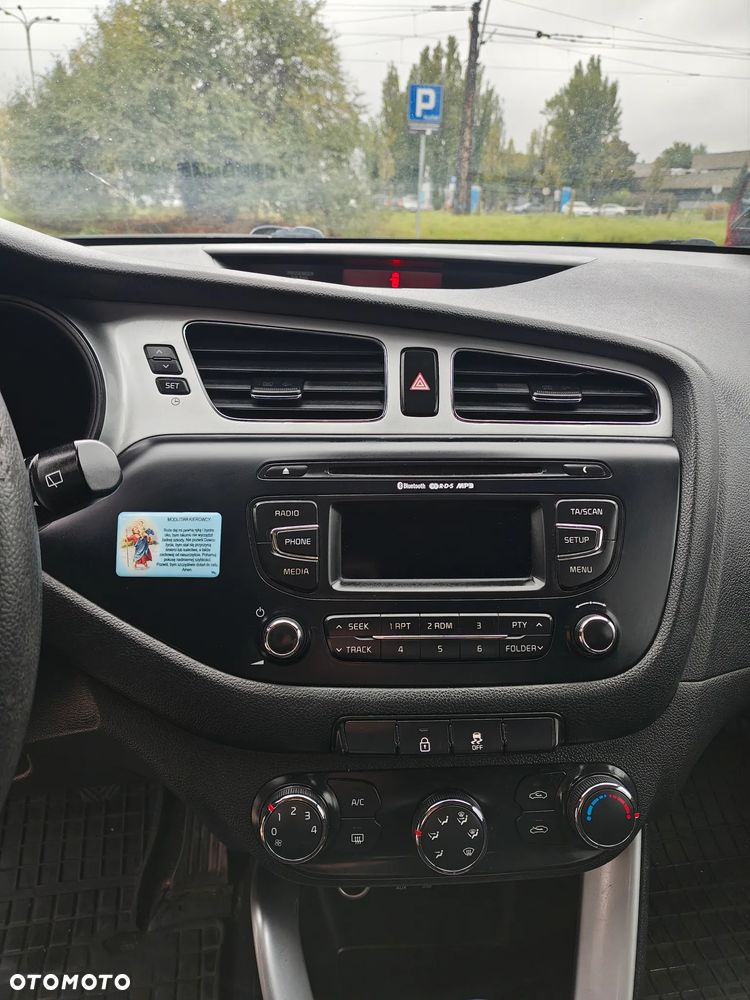 Kia Ceed - 10