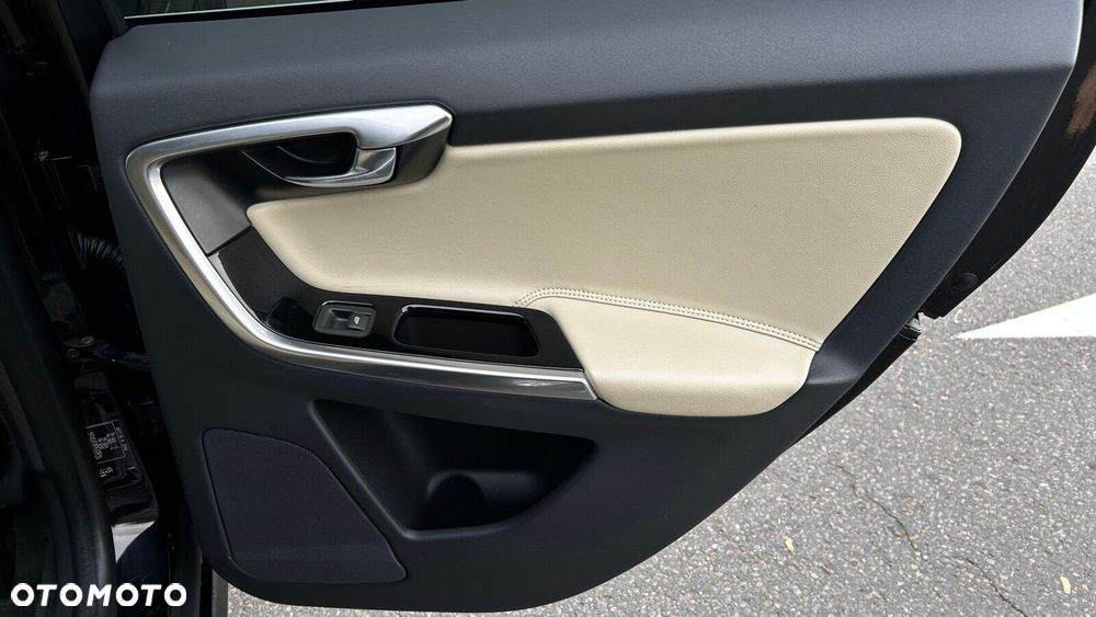 Volvo XC 60 D4 Drive-E Summum - 16