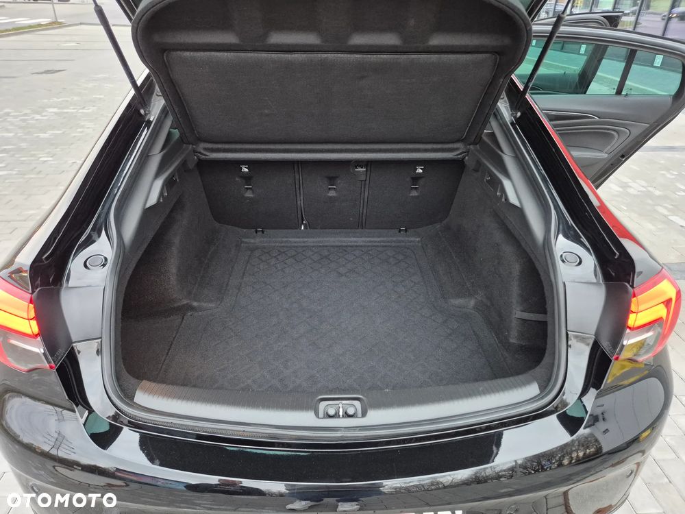 Opel Insignia 2.0 T 4x4 GSi S&S - 32