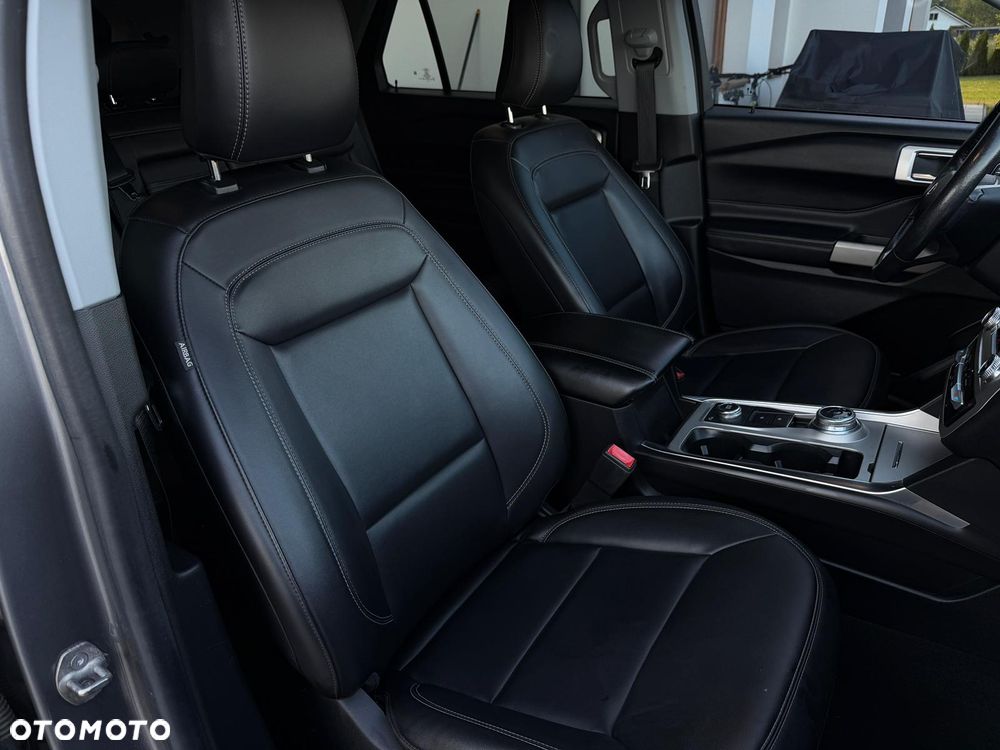 Ford Explorer - 29