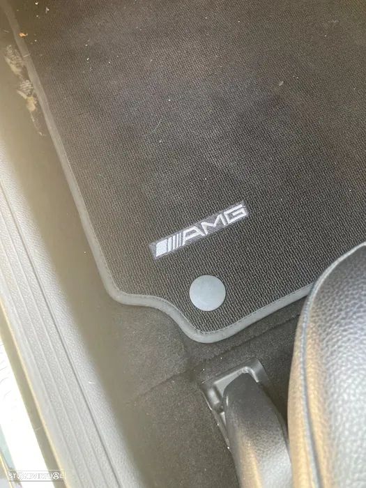 Mercedes-Benz 220 - 7