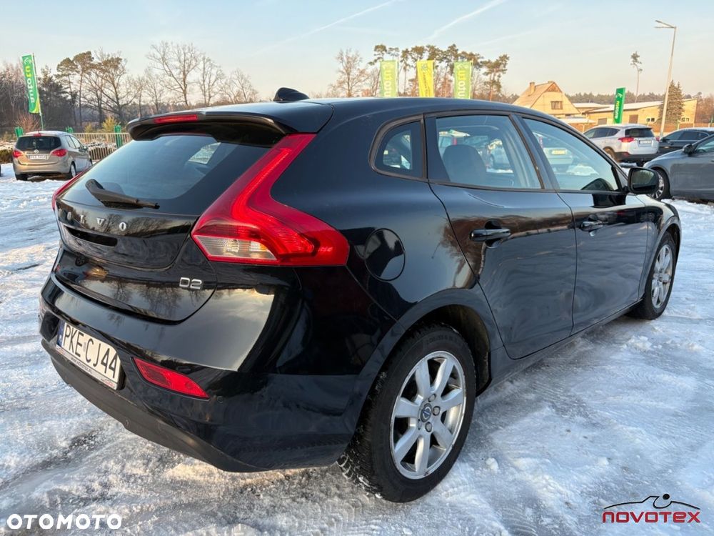 Volvo V40 D2 Momentum - 2
