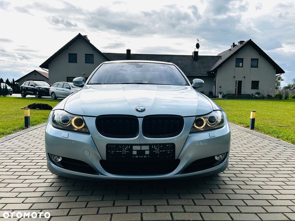 BMW Seria 3 318i Edition Sport - 12