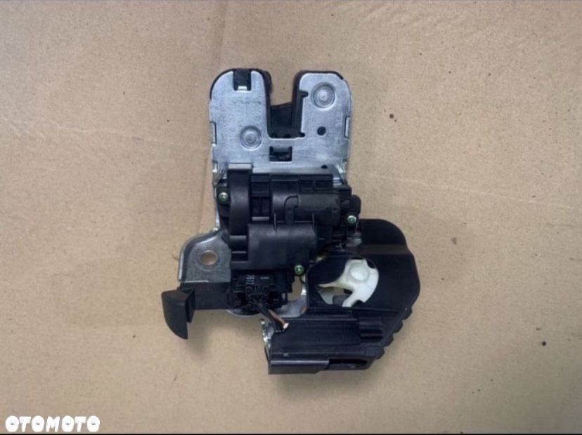 8K9827505A Zamek tylnej klapy bagażnika audi a5 8t sportback