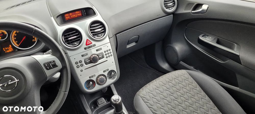 Opel Corsa 1.4 16V Active - 17