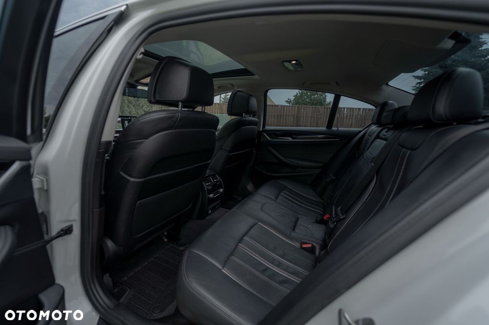 BMW Seria 5 520d xDrive Sport Line - 17