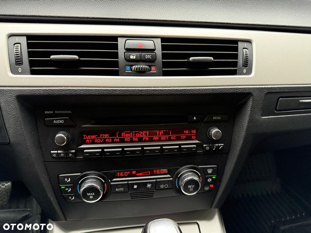 BMW Seria 3 330d - 16