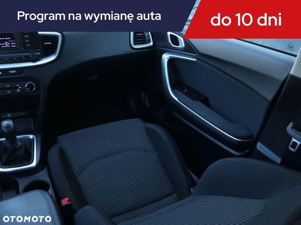 Kia Ceed - 10